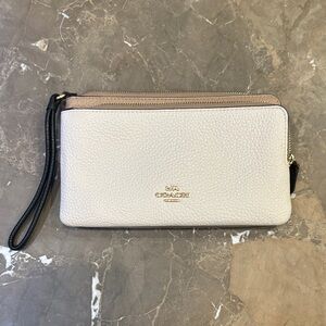 Coach Cream and Tan Double Zip Wristlet Wallet EUC